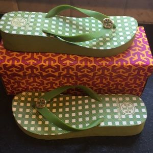 Tory Burch cute green and white wedge flip flops
